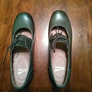 Dansko Linda Lace-Up Pump Grey, Never Worn